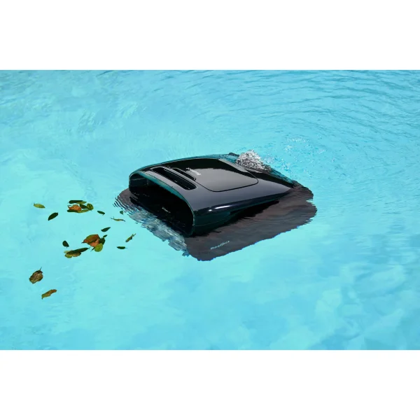Beatbot AquaSense 2 Pro uklanja nečistoće s površine bazena